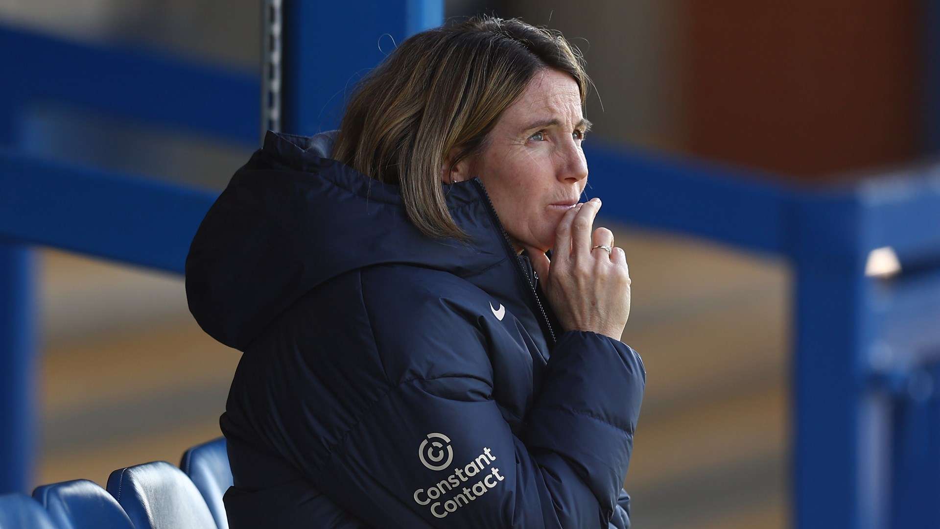 西蒙斯以其 西蒙斯以其