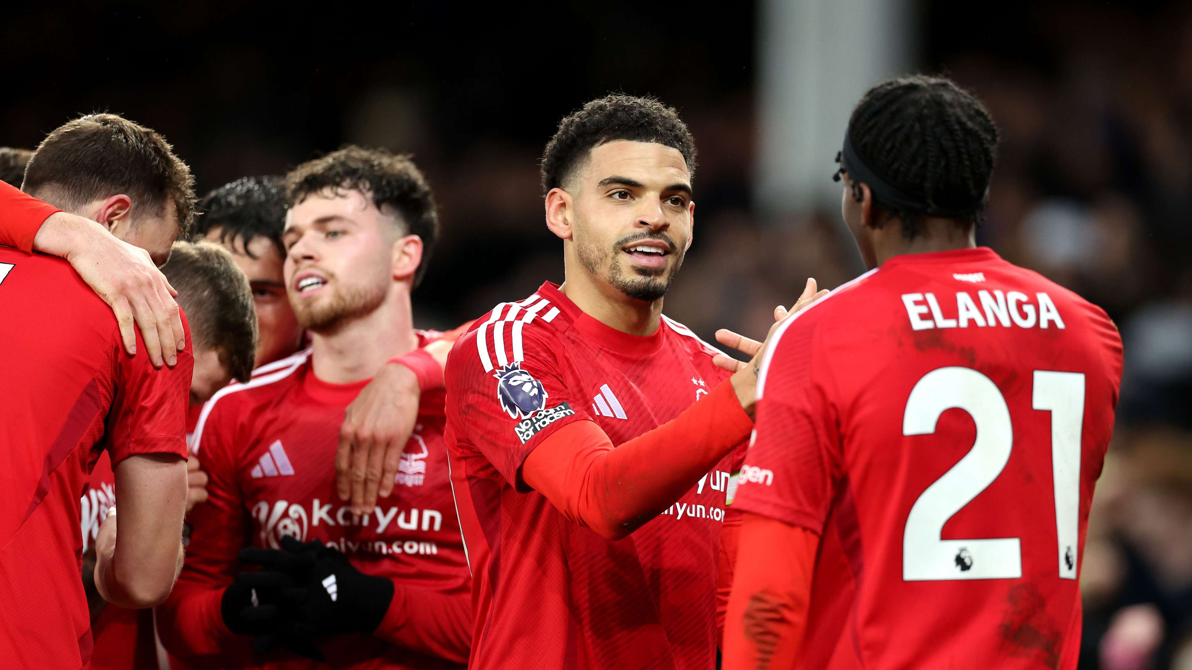 輪比賽在球 輪比賽在球